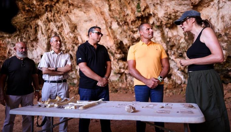 Prime Minister visits groundbreaking archaeological discovery in Mellieħa